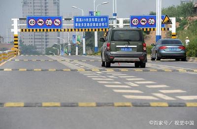 減速帶不減速傷車還添堵!老司機(jī)帶你正確的過加速帶!