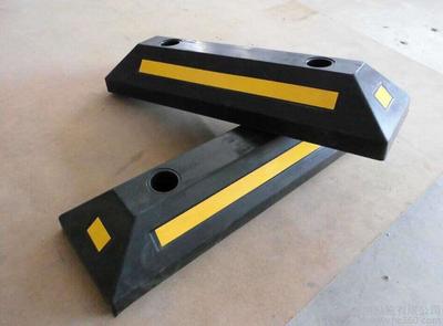 山東濟(jì)南地下停車場設(shè)計(jì)施工車位劃線交通安全設(shè)施安裝